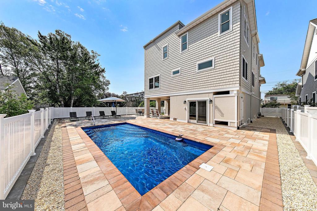 375 W 6TH STREET