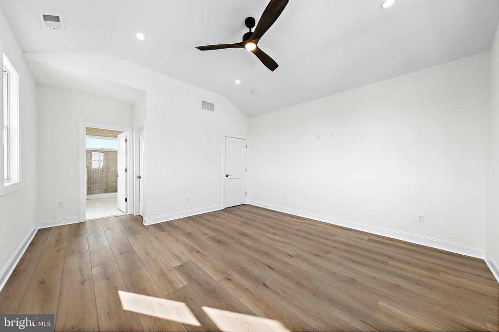 375 W 6TH STREET