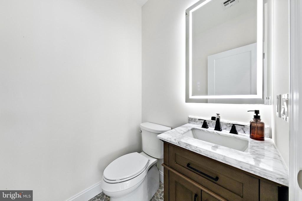 375 W 6TH STREET