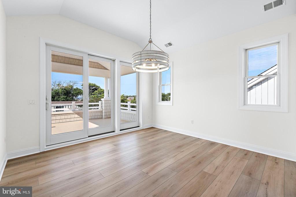 375 W 6TH STREET