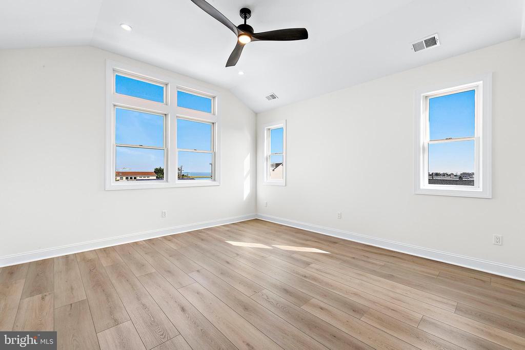 375 W 6TH STREET
