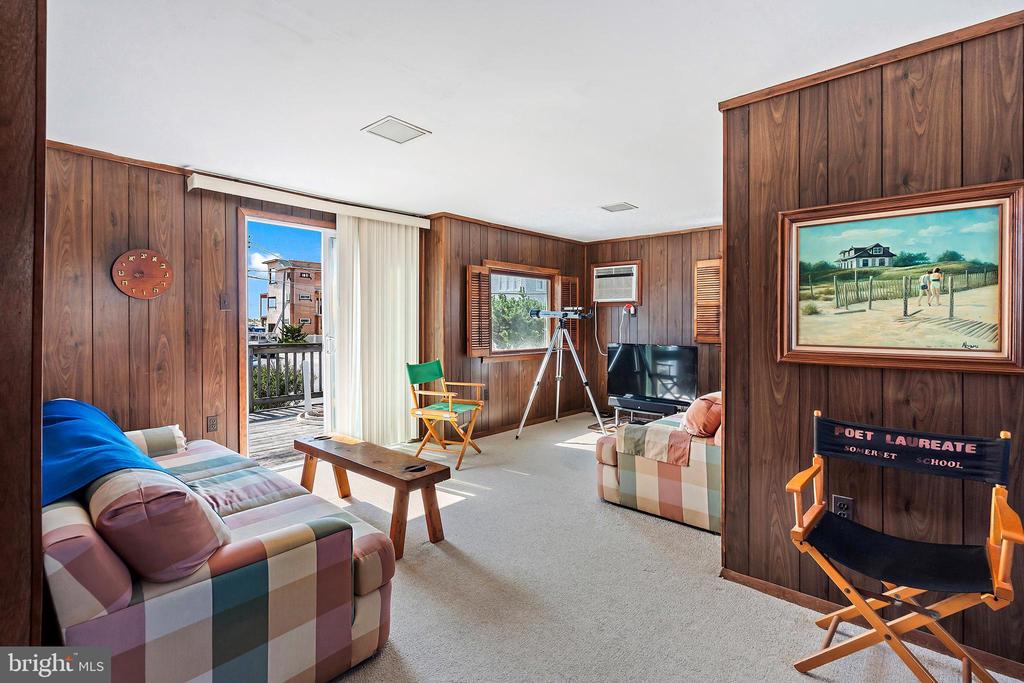 1701 N ATLANTIC