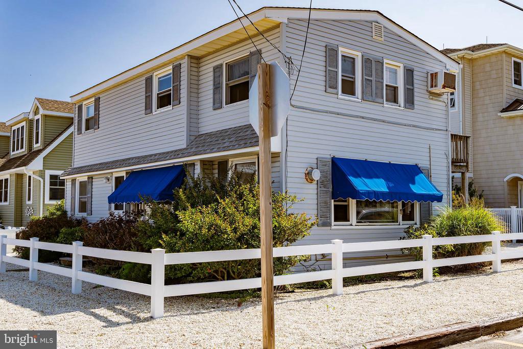 1701 N ATLANTIC