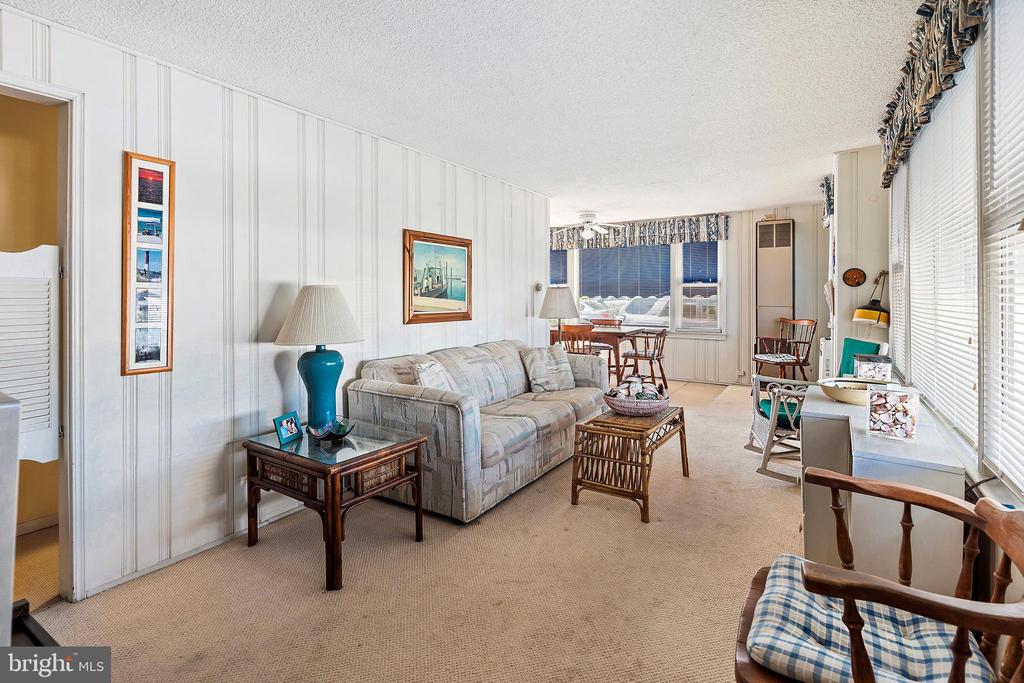 1701 N ATLANTIC