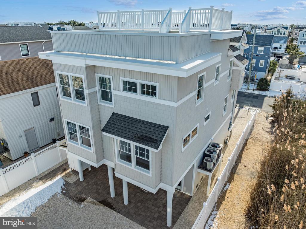 5 E MURIEL AVENUE