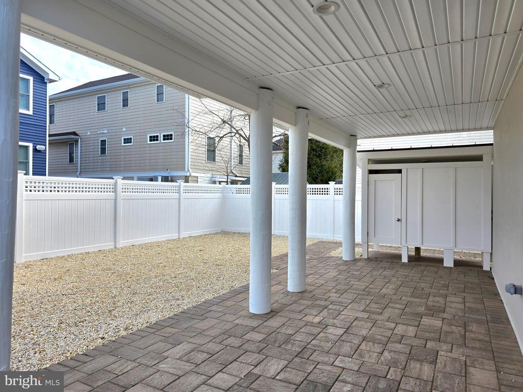 5 E MURIEL AVENUE