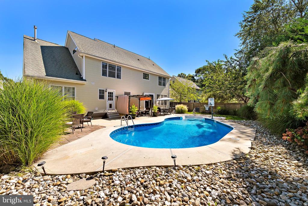 391 CHESTNUT DRIVE