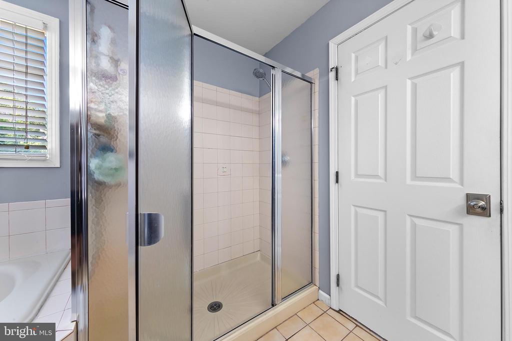 391 CHESTNUT DRIVE