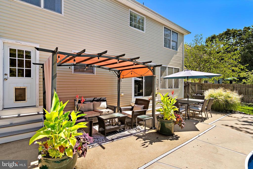 391 CHESTNUT DRIVE