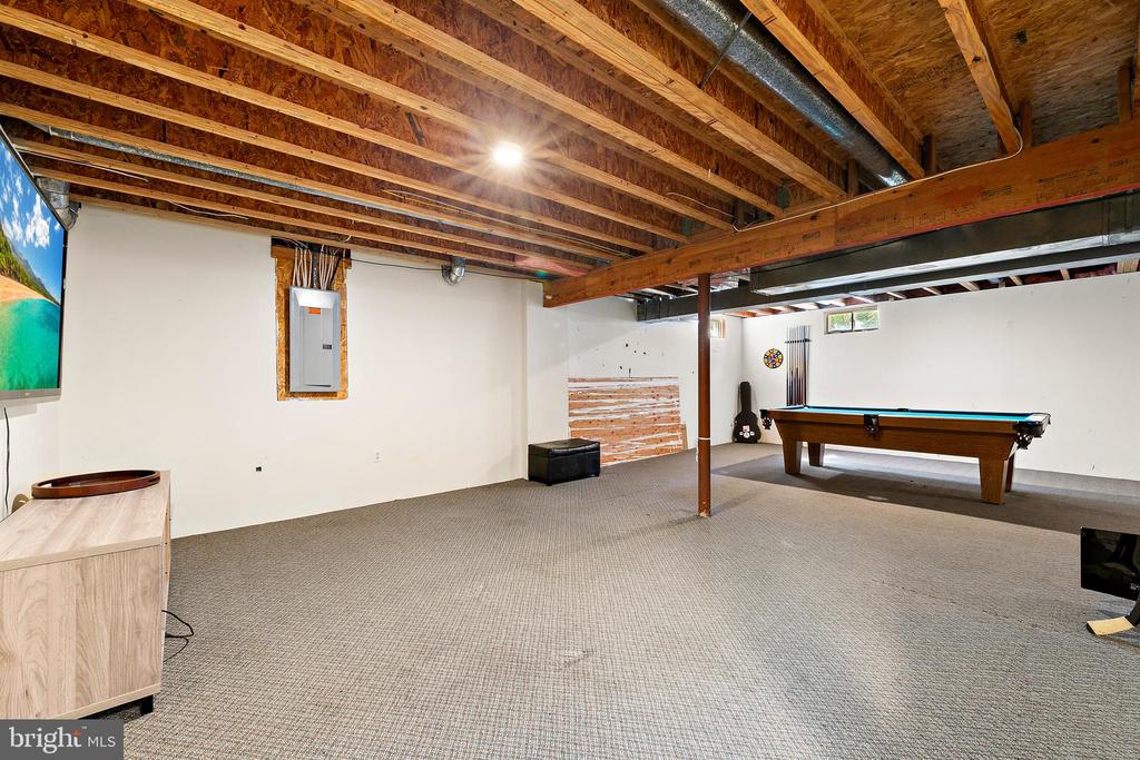 391 CHESTNUT DRIVE