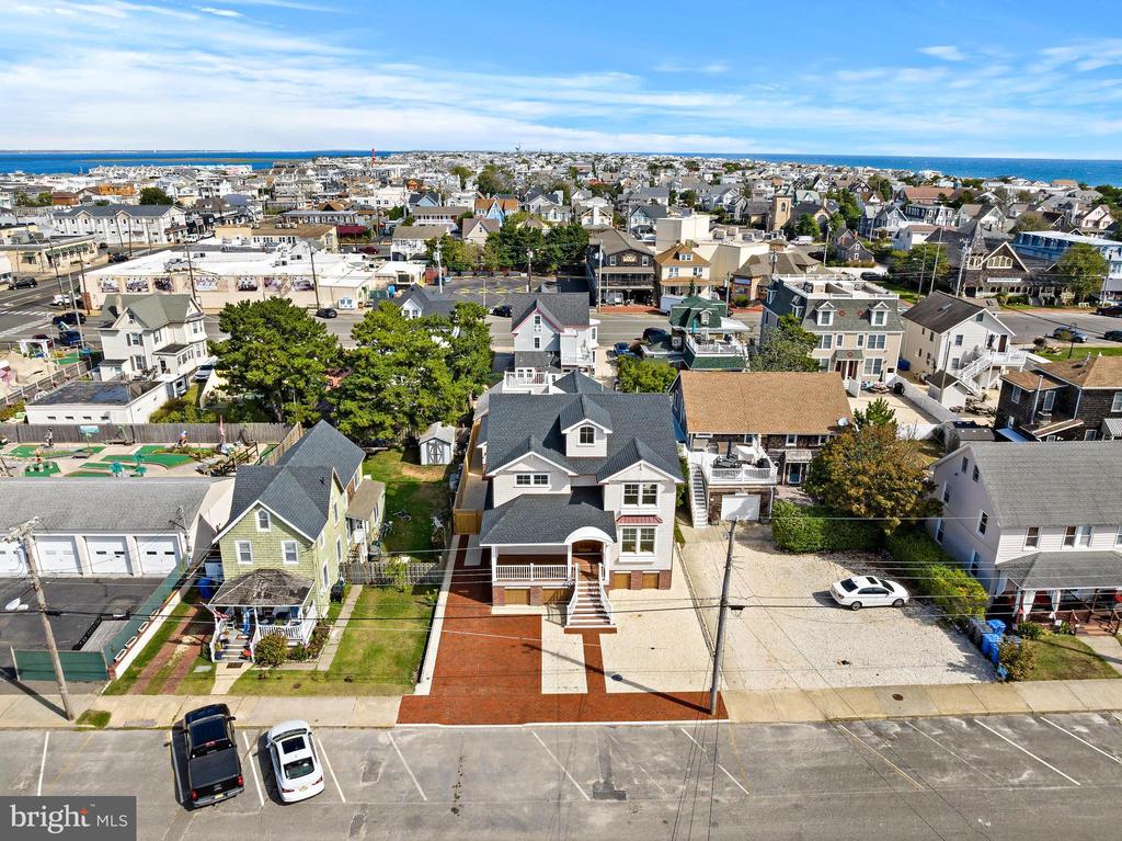 215 AMBER STREET