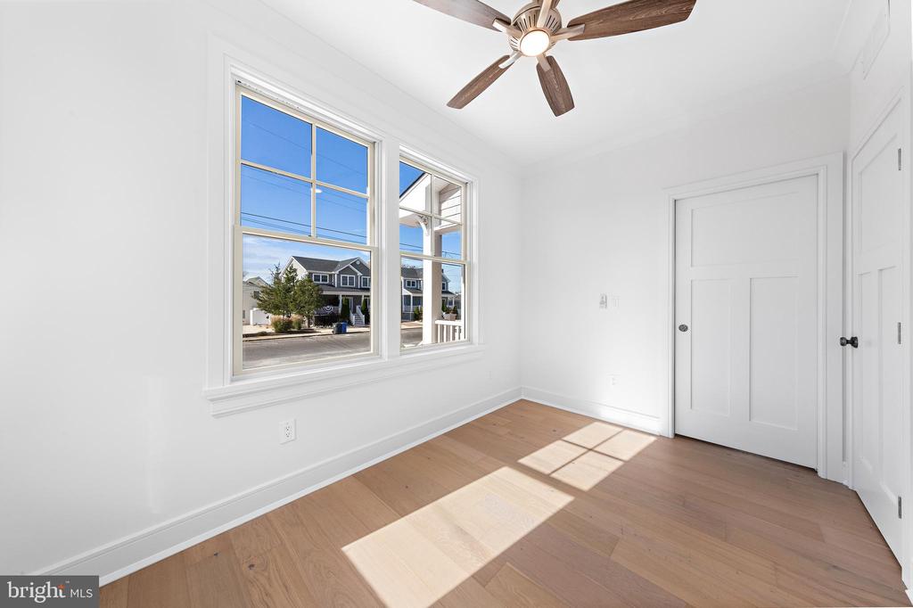 215 AMBER STREET