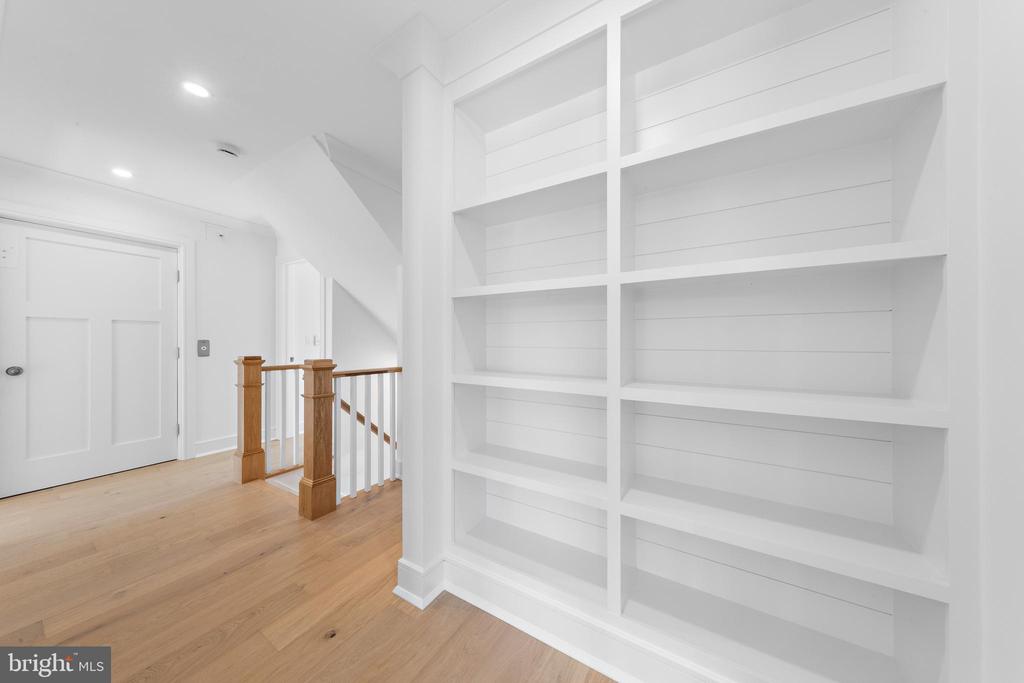 215 AMBER STREET