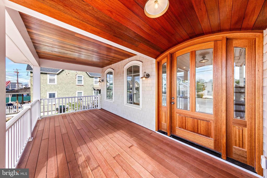 215 AMBER STREET