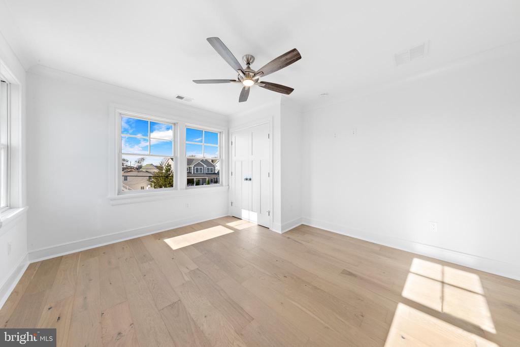 215 AMBER STREET