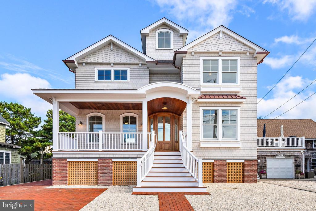 215 AMBER STREET