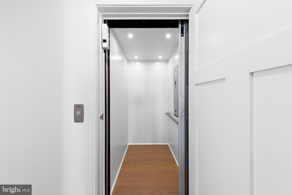 215 AMBER STREET