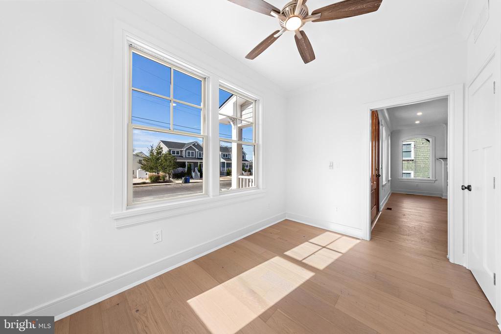 215 AMBER STREET