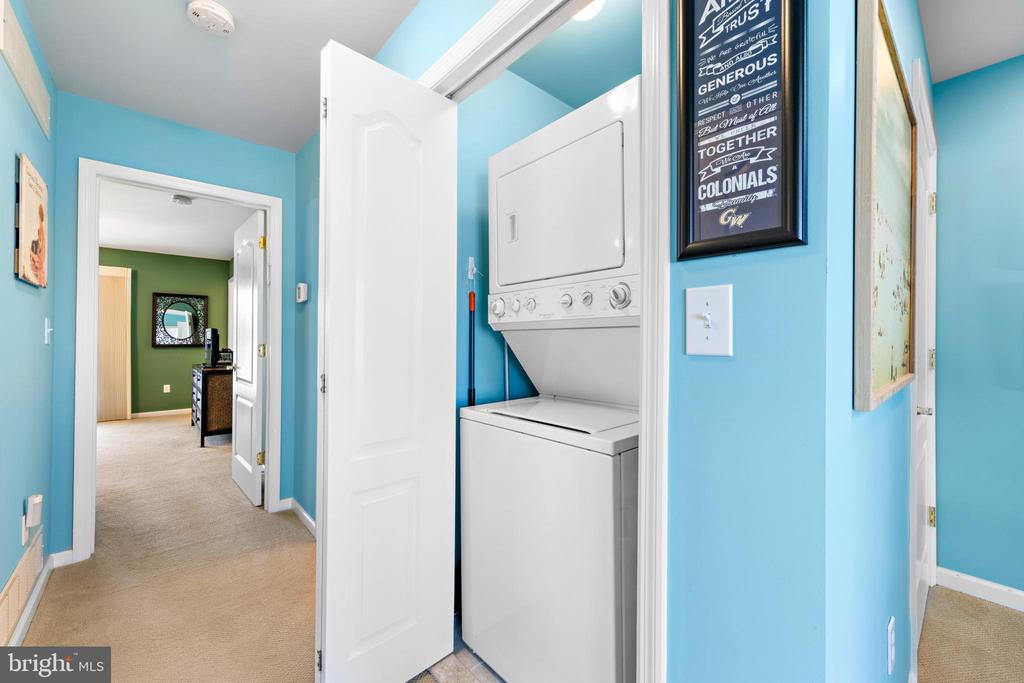 2305 S BAY AVENUE Unit: B