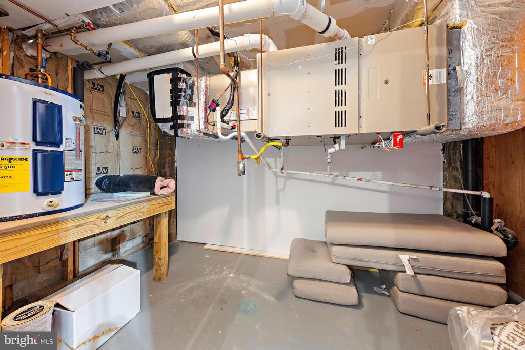 2305 S BAY AVENUE Unit: B