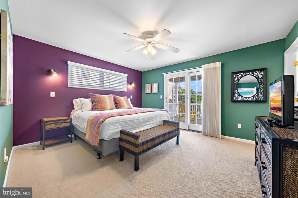 2305 S BAY AVENUE Unit: B