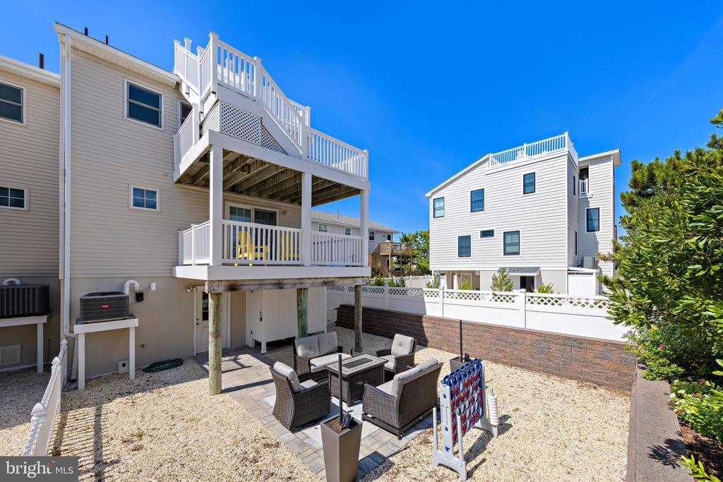 2305 S BAY AVENUE Unit: B