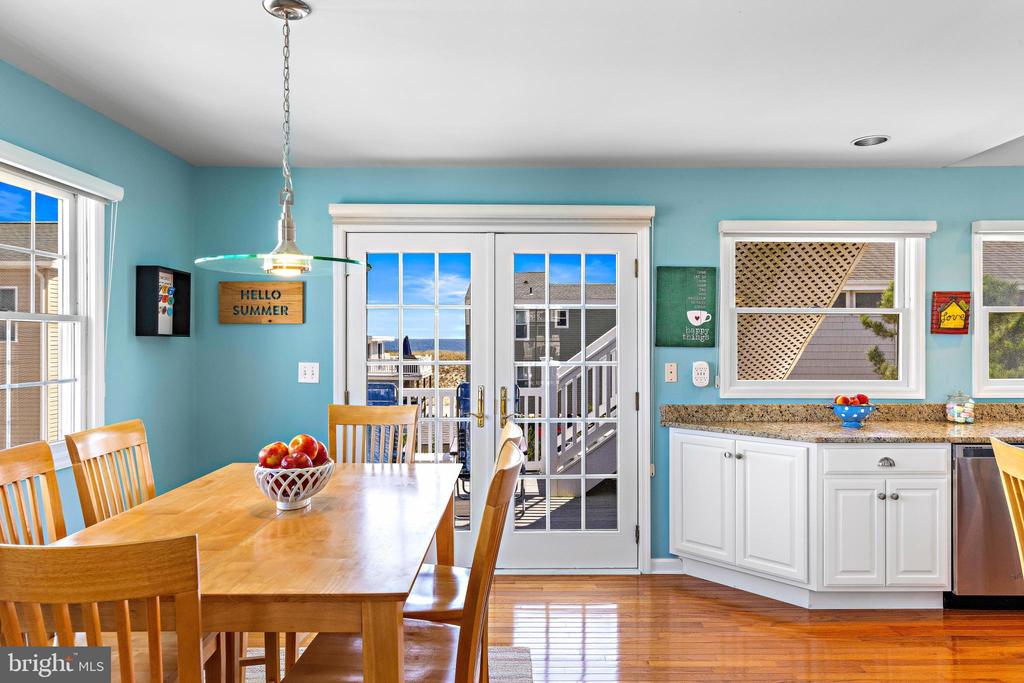 2305 S BAY AVENUE Unit: B