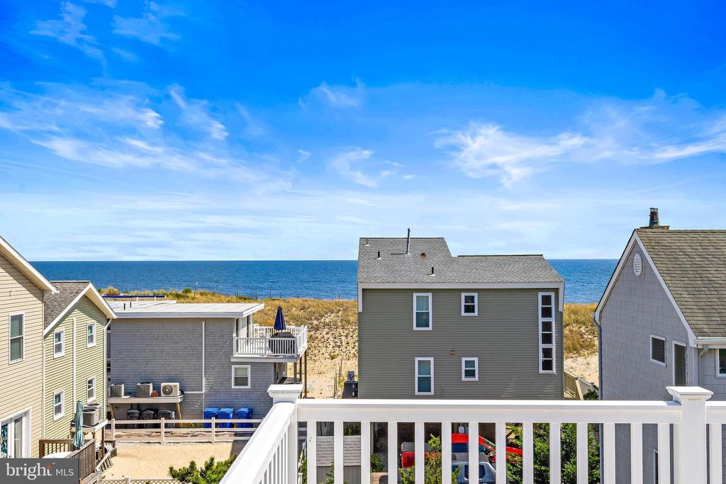 2305 S BAY AVENUE Unit: B