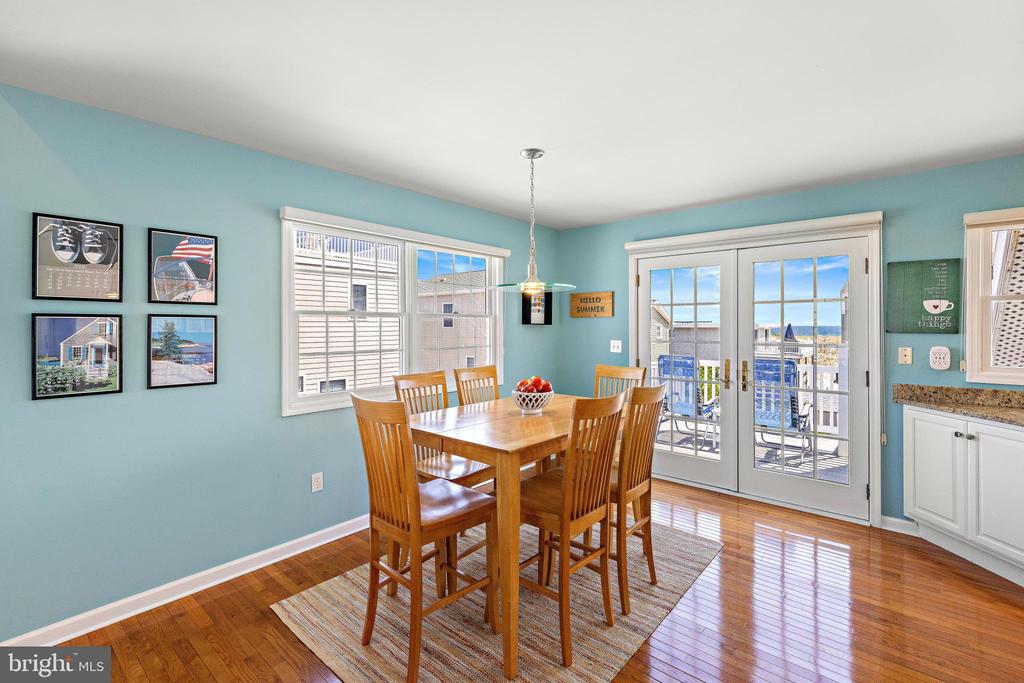 2305 S BAY AVENUE Unit: B