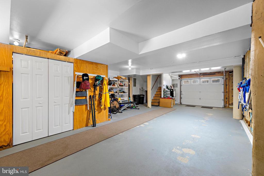 2305 S BAY AVENUE Unit: B