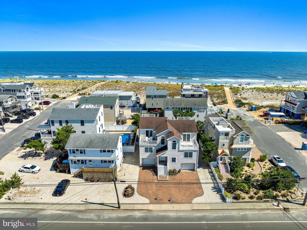 2305 S BAY AVENUE Unit: B
