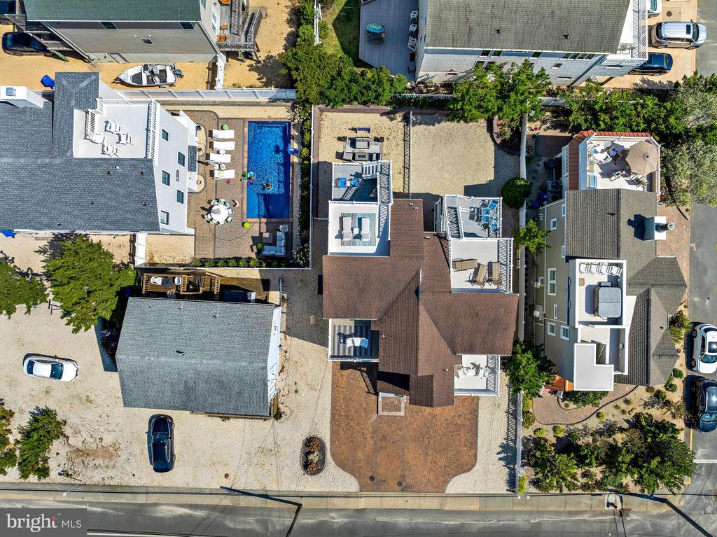 2305 S BAY AVENUE Unit: B