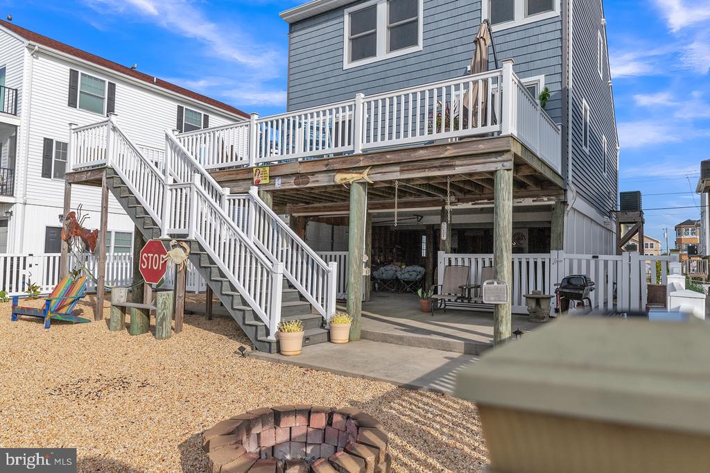 128 SAIL DRIVE E