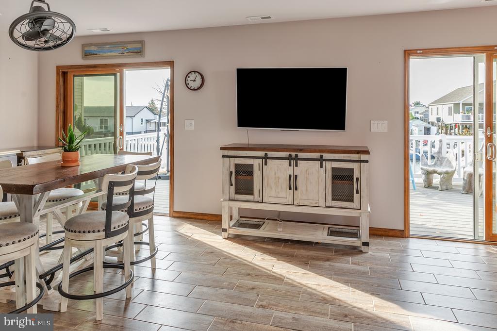 128 SAIL DRIVE E