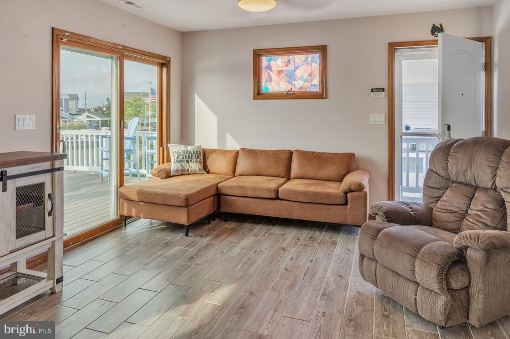 128 SAIL DRIVE E