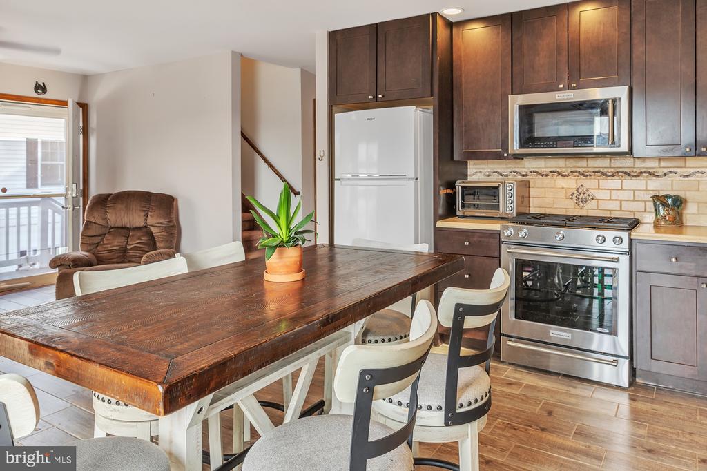128 SAIL DRIVE E