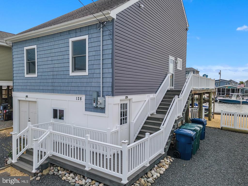 128 SAIL DRIVE E