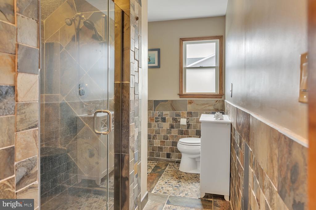128 SAIL DRIVE E