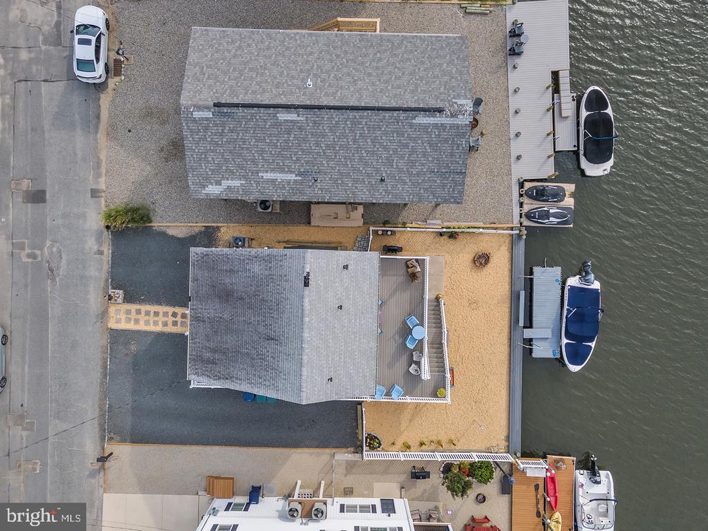 128 SAIL DRIVE E