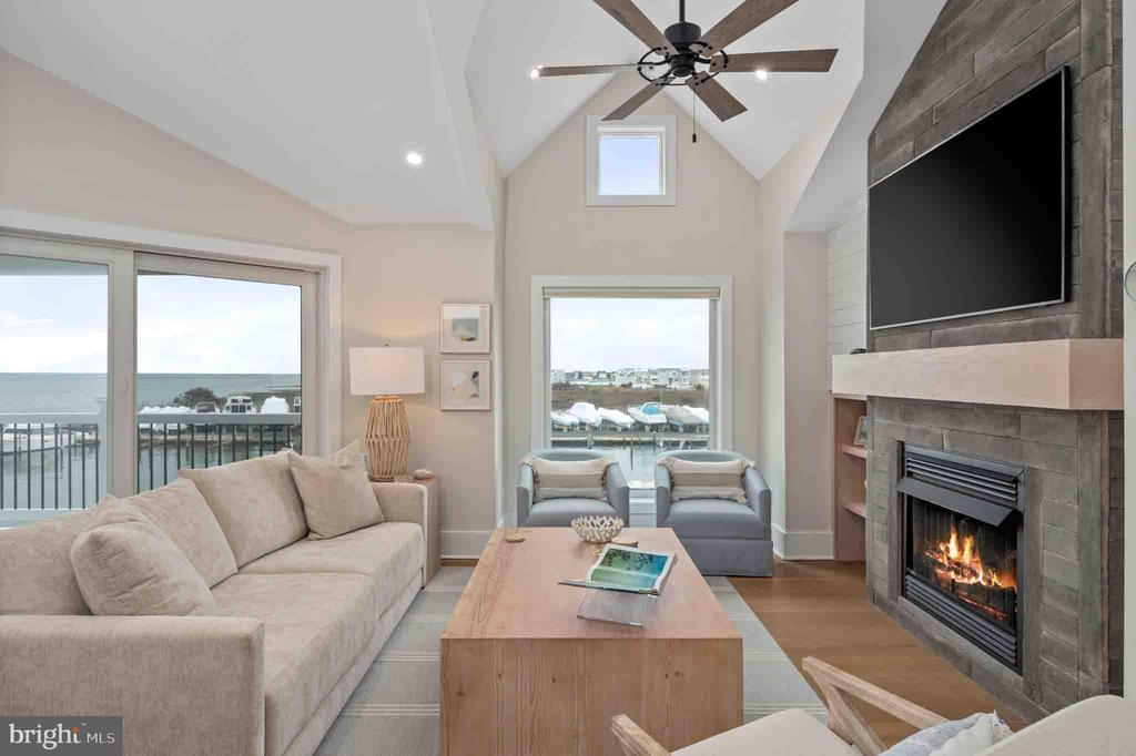 83 W TEBCO TERRACE Unit: A