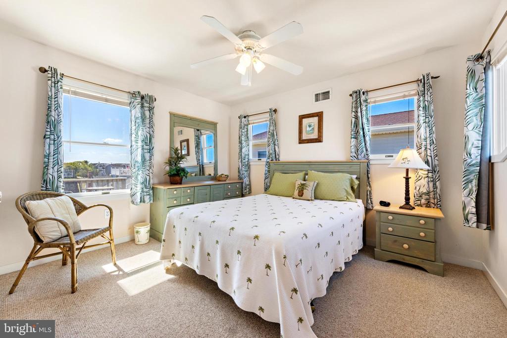 250 W 18TH STREET