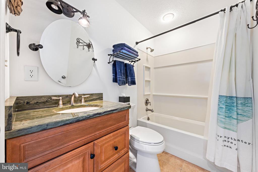 100 S WEST AVENUE Unit: 3