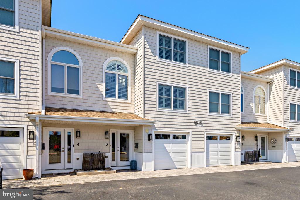 100 S WEST AVENUE Unit: 3