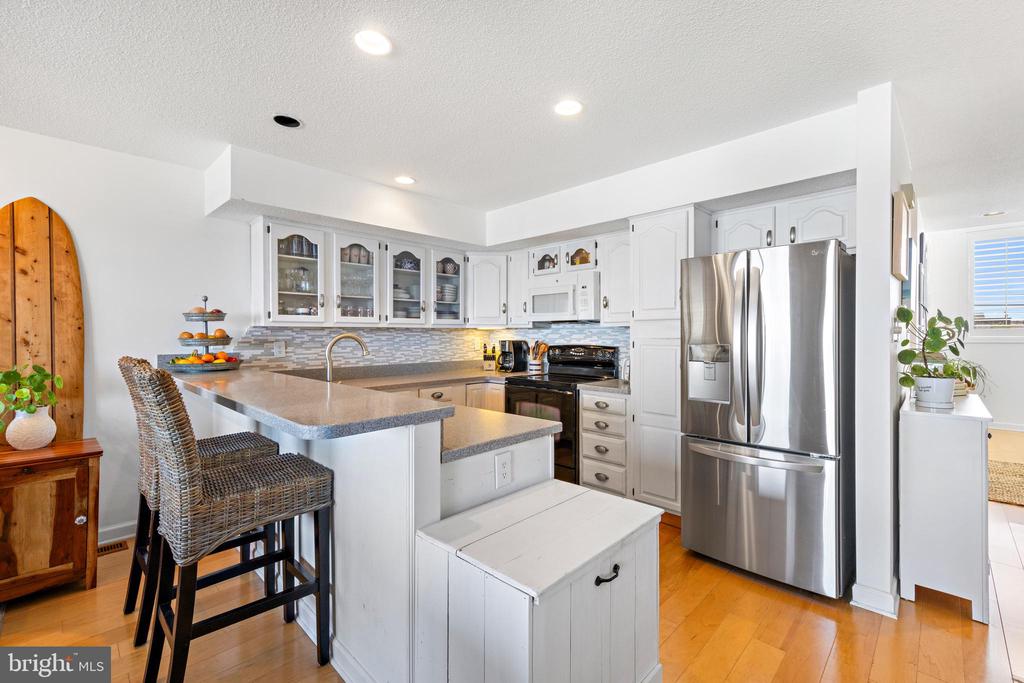 100 S WEST AVENUE Unit: 3