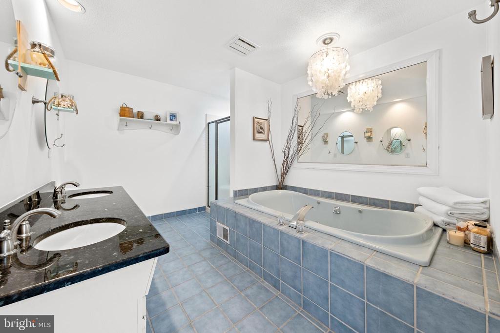 100 S WEST AVENUE Unit: 3