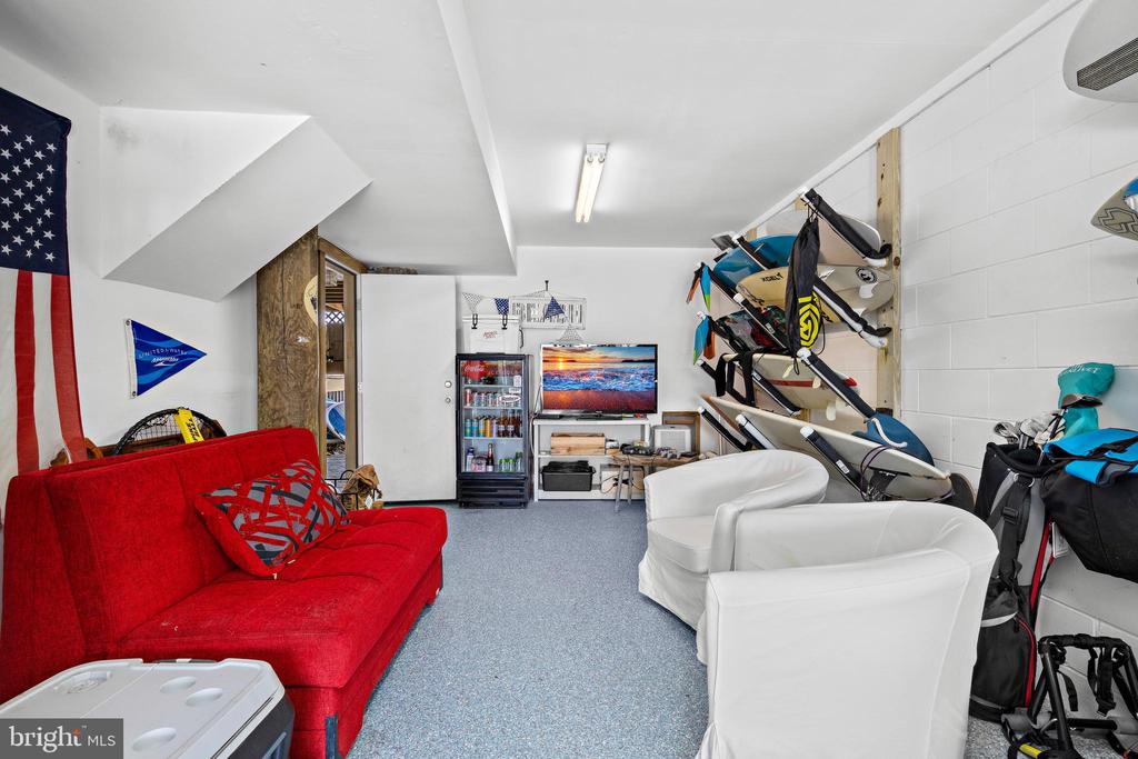100 S WEST AVENUE Unit: 3