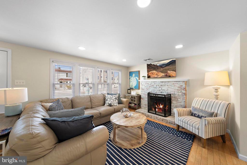 5 ALEXIS PLACE