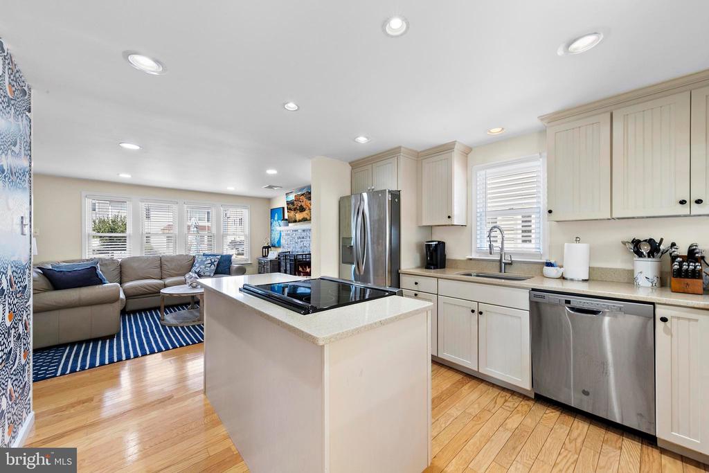 5 ALEXIS PLACE
