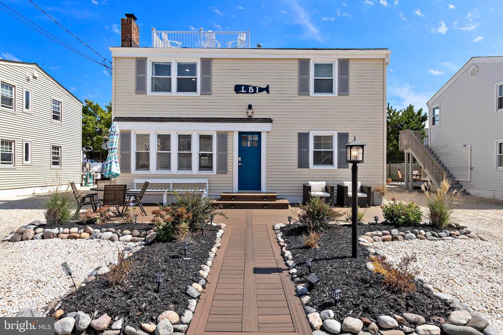 5 ALEXIS PLACE
