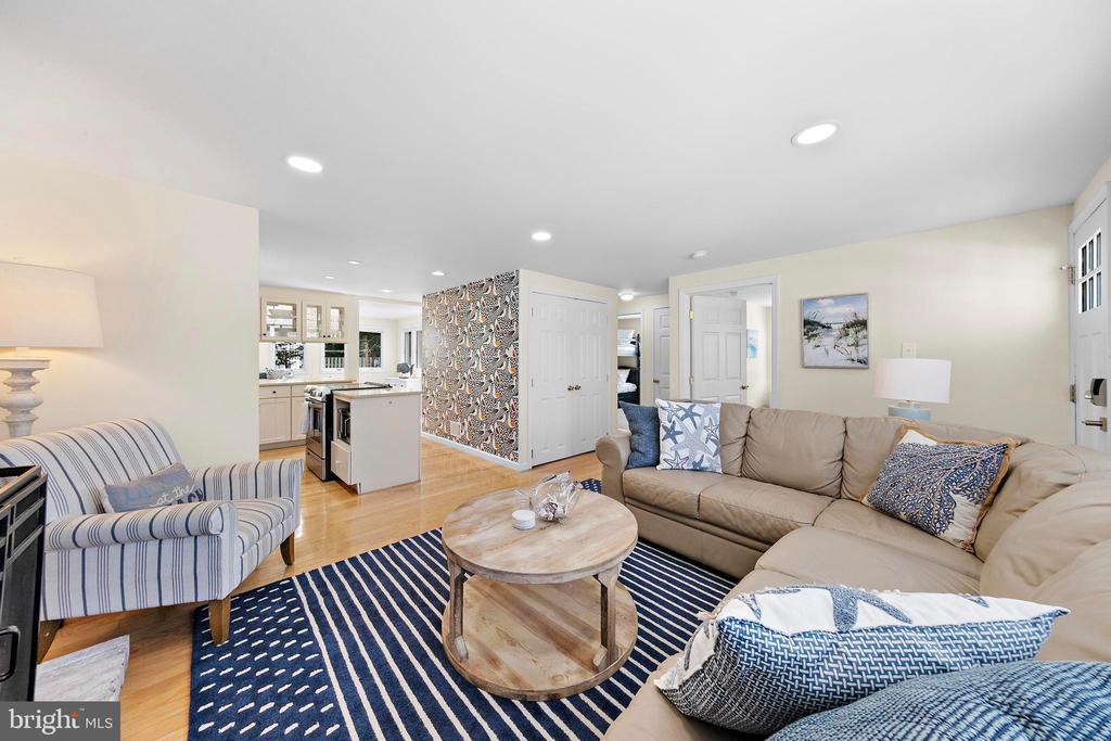 5 ALEXIS PLACE